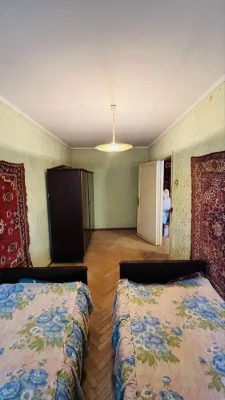 No Commission! Sale of a 2-bedroom apartment in a brick building