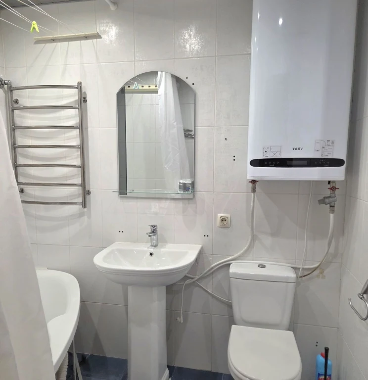 For Sale 2-bedroom apartment on Lesya Ukrainka Boulevard, Pechersk