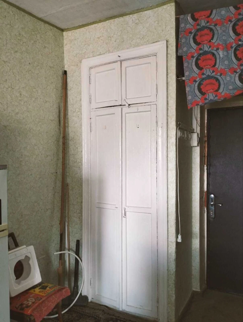 Продам кімнату в комунальній квартирі по вул.Депутатська 23,