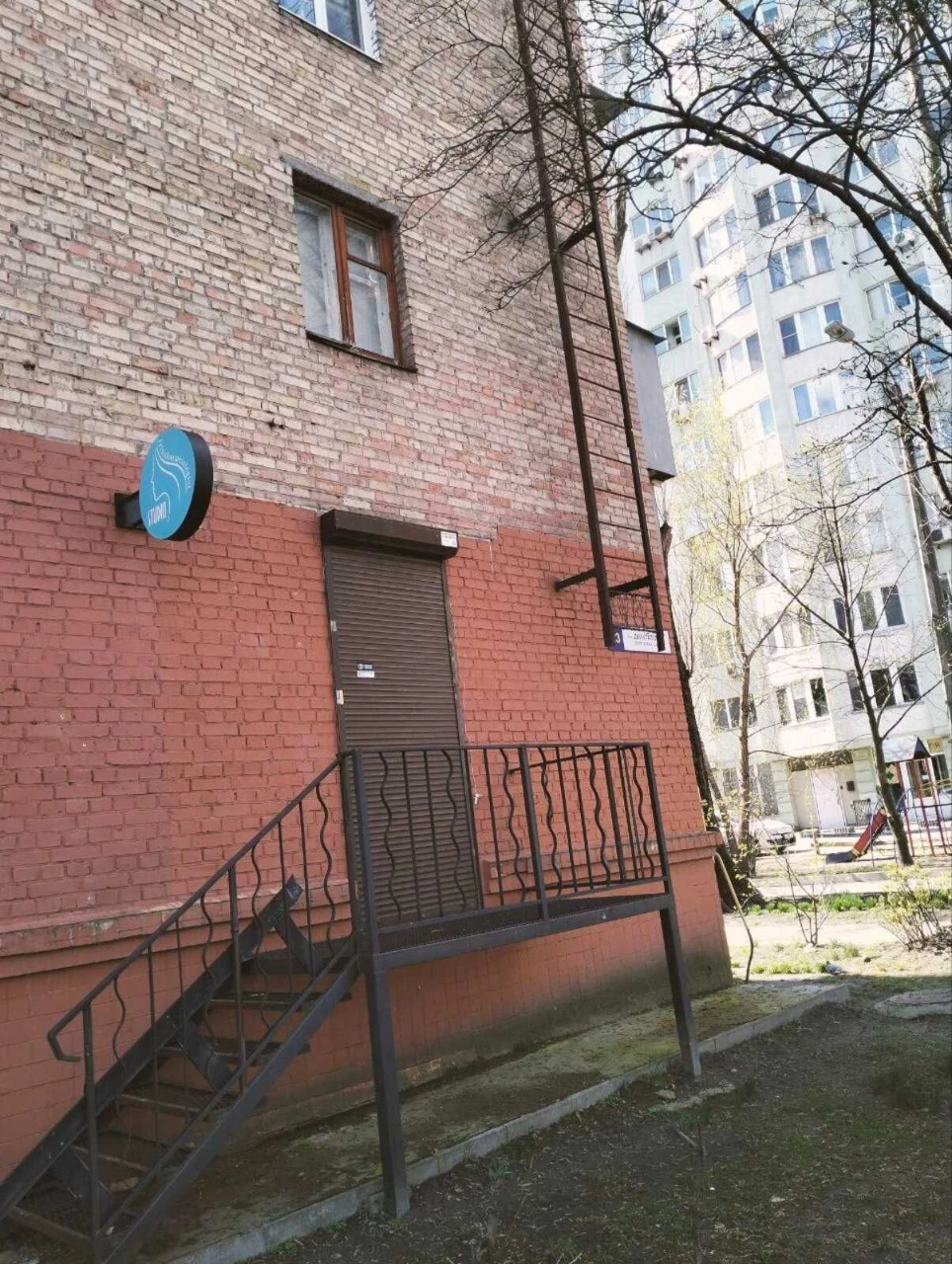 Продам кімнату в комунальній квартирі по вул.Депутатська 23,