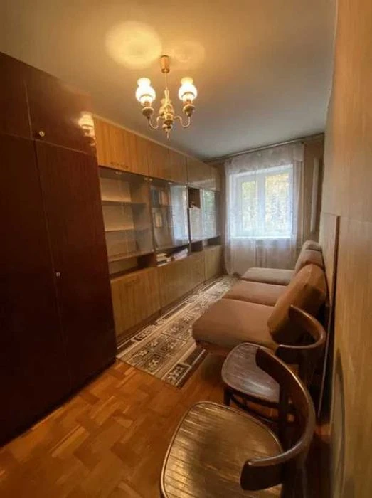 2к квартира біля Залізничного Вокзалу, Середній поверх, Не к