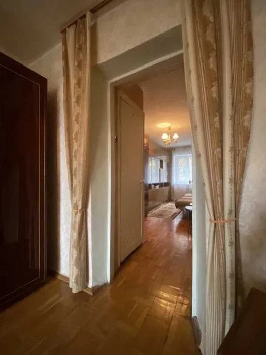 2к квартира біля Залізничного Вокзалу, Середній поверх, Не к