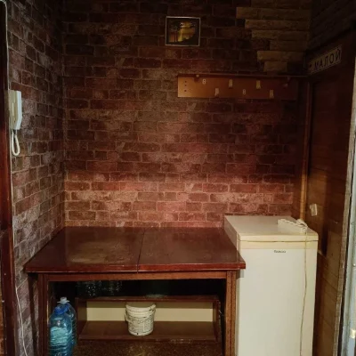 For sale room in a 4-room family apartment, street.