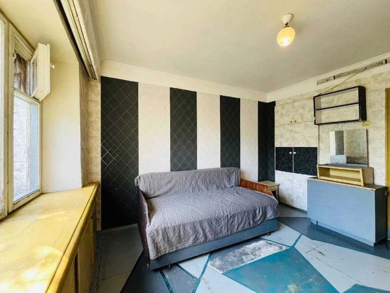 For sale: Exclusive separate room with private bathroom! Meter