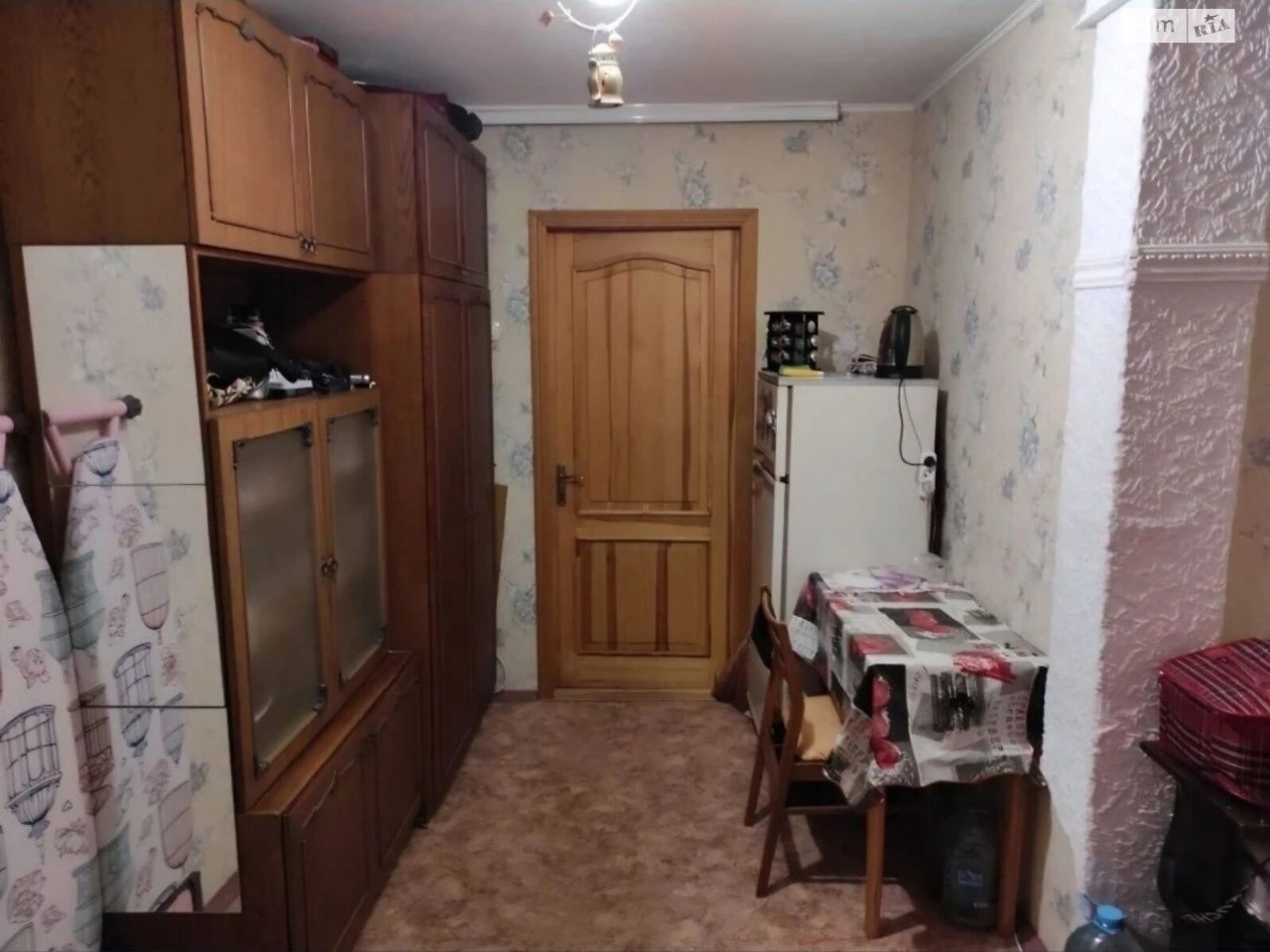 Продаж Кімната