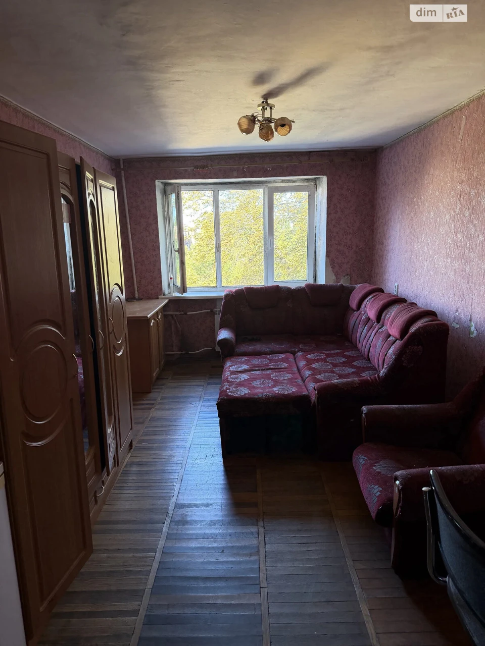 Продаж Кімната