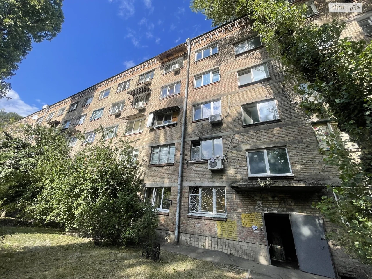 Room for Sale in Syrets'