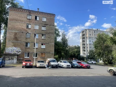 Room for Sale in Syrets'