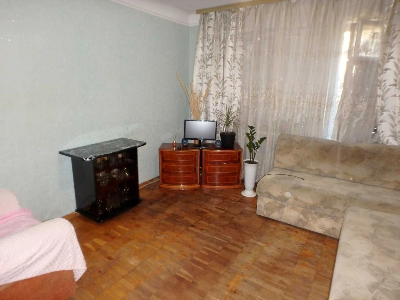 Room with bathroom and toilet in a 4-room apartment, Sobornosti Avenue 5A (Union Avenue)