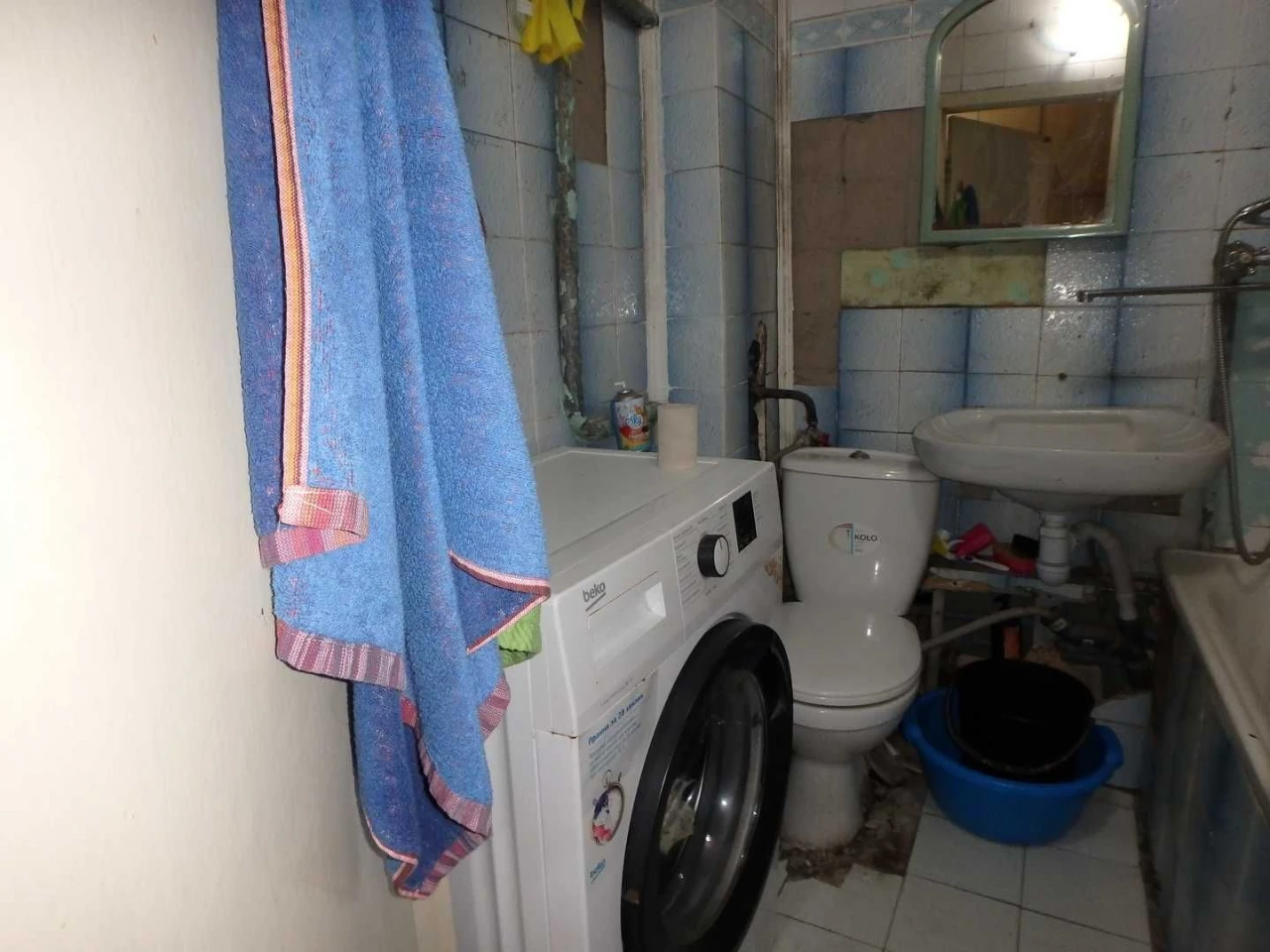 Room with bathroom and toilet in a 4-room apartment, Sobornosti Avenue 5A (Union Avenue)