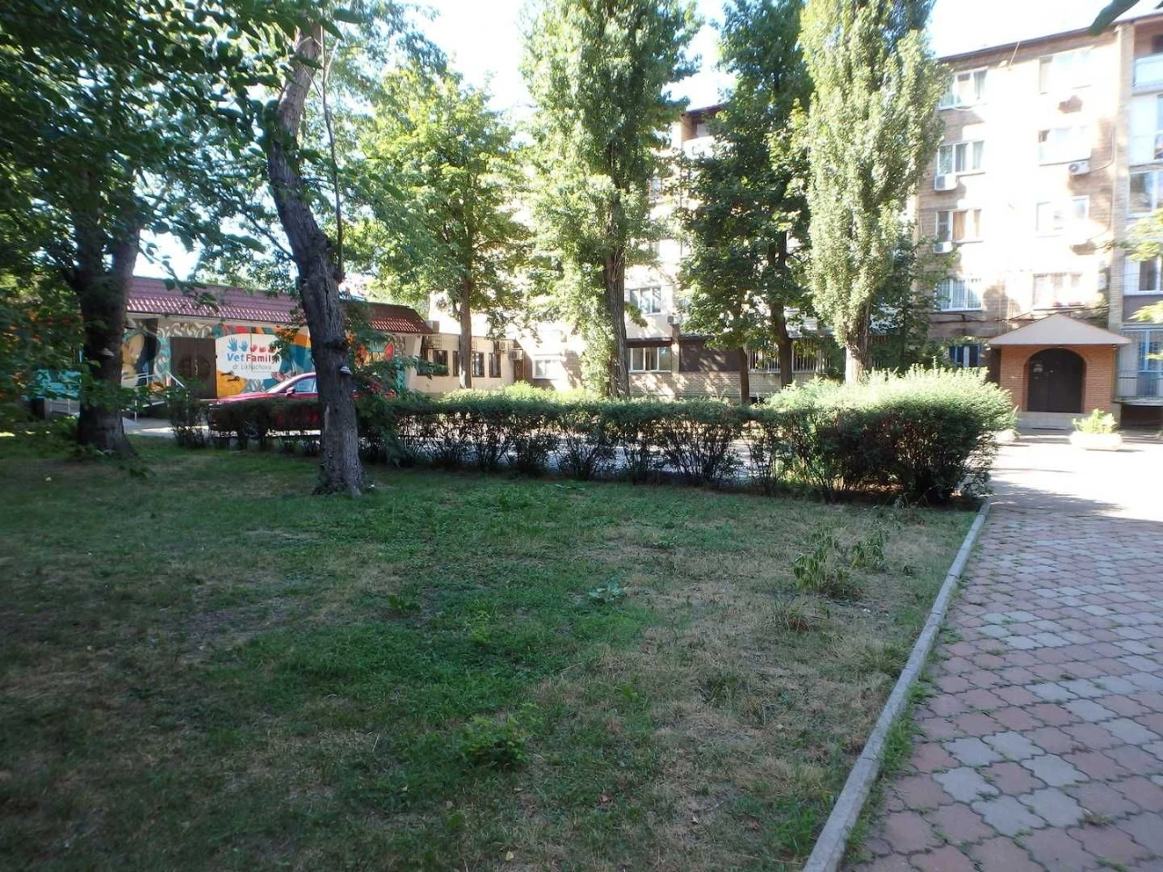 Room with bathroom and toilet in a 4-room apartment, Sobornosti Avenue 5A (Union Avenue)