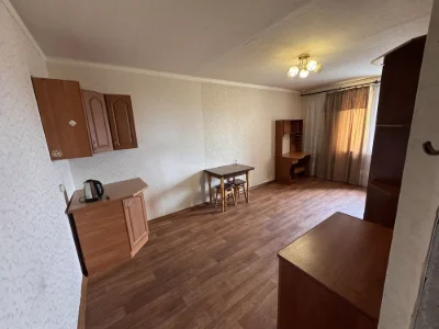 Продаж кімнати Азербайджанська 8Б