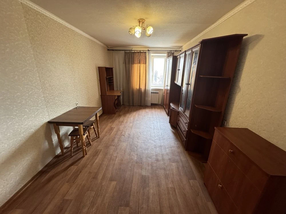 Продаж кімнати Азербайджанська 8Б