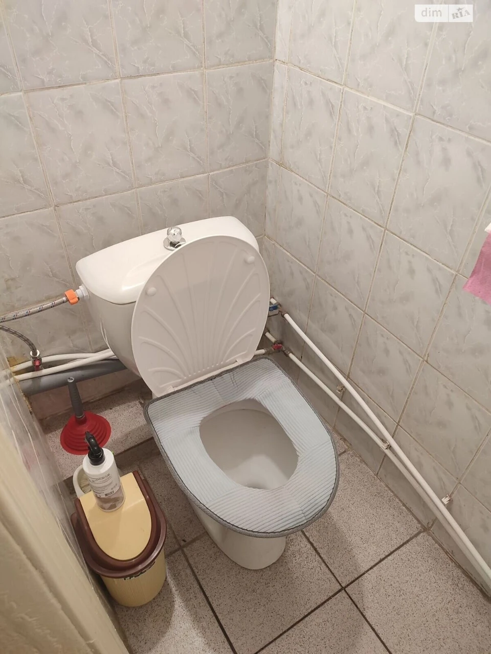 Продаж Кімната