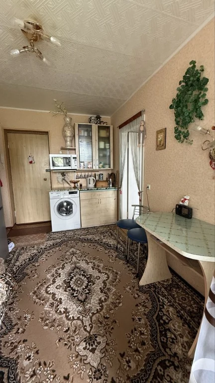 Sale of a 2-room apartment in a dormitory