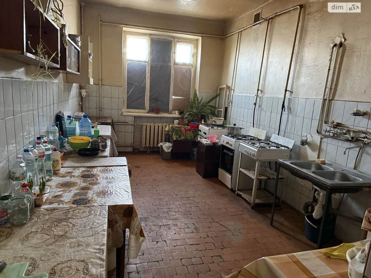 Продаж Кімната