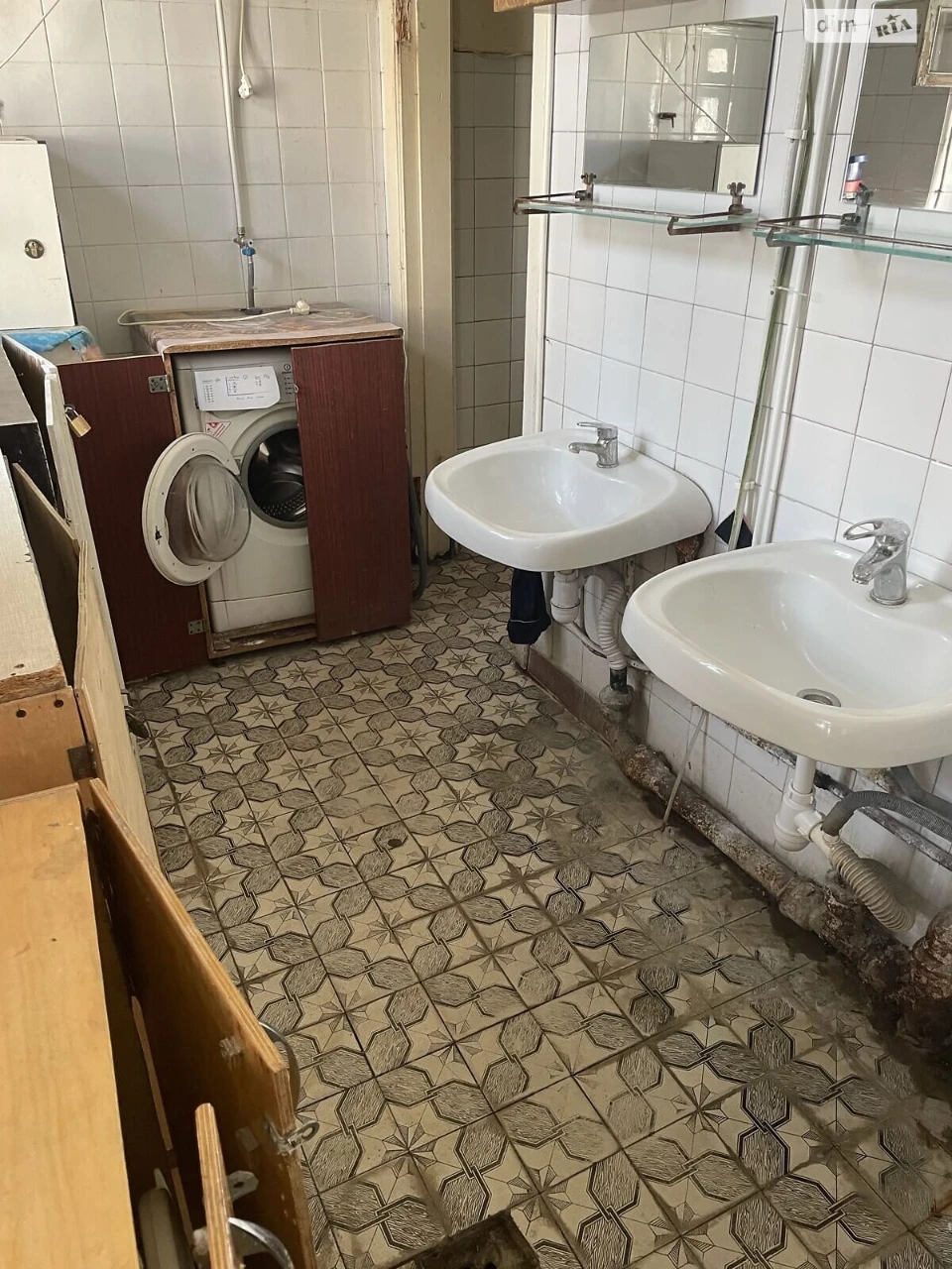 Продаж Кімната