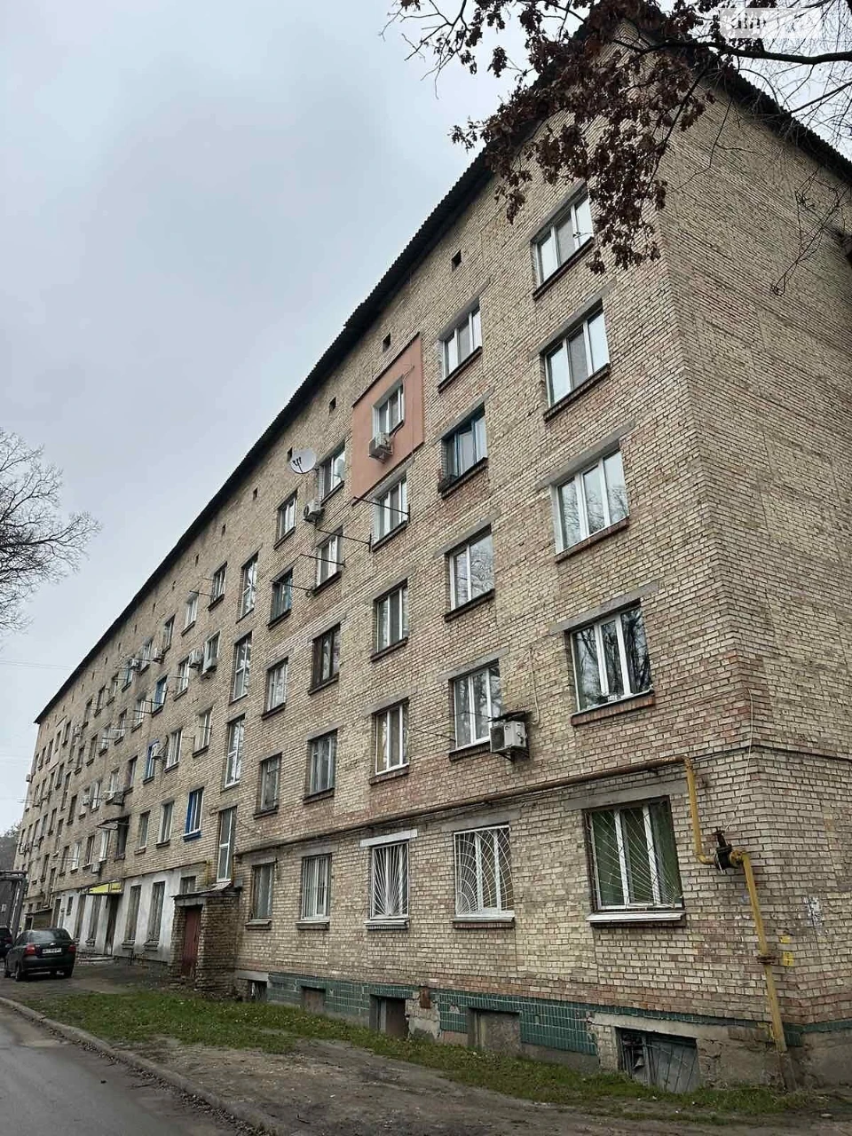 Sale of Room, Sviatoshynskyi