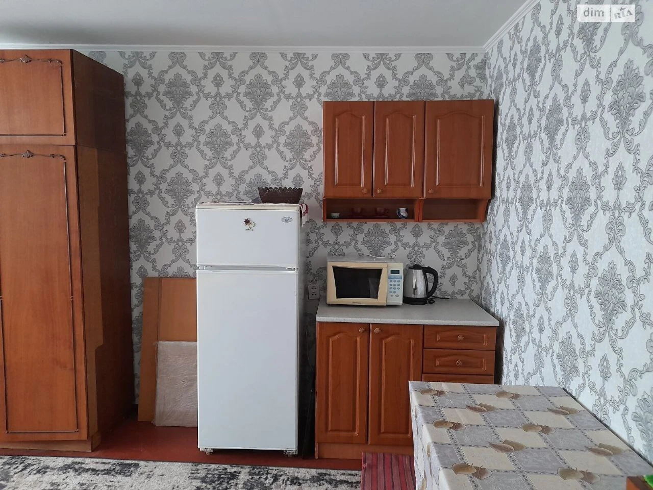 Sale of Room Rainbow District