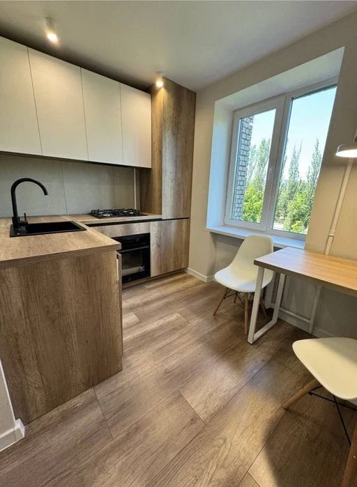 НОВАЯ! Продам 3х.ком на Красном Камне