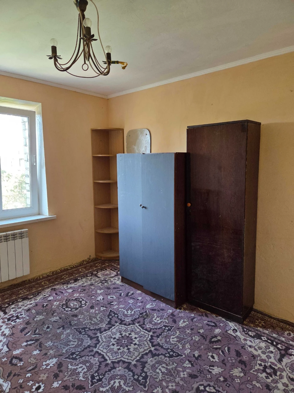 Selling room in a block-type dormitory in Borshchivka