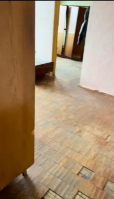 Sale of 2 rooms (27.1 sq.m) in a 3-room apartment, street