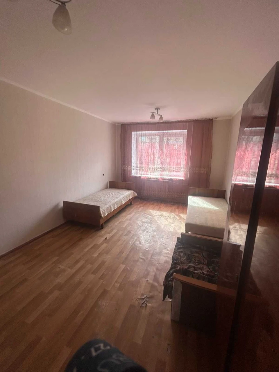 Вул.Ігоря Юхновського  (Стальського),32. Кімната після ремон