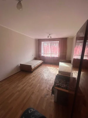 Вул.Ігоря Юхновського  (Стальського),32. Кімната після ремон