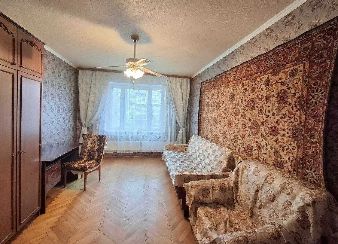 Продається 2 кімнати в 3-х кімнатній квартирі вул. Сержа Лиф