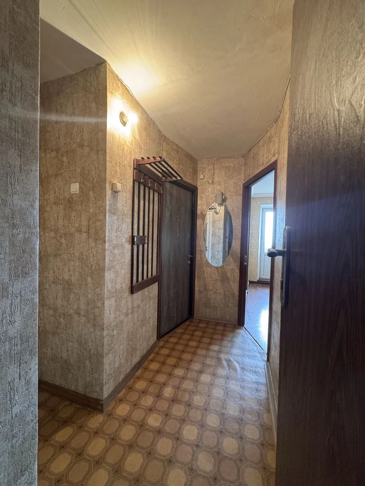 Продається велика кімната метро Шулявка 3хв пішки