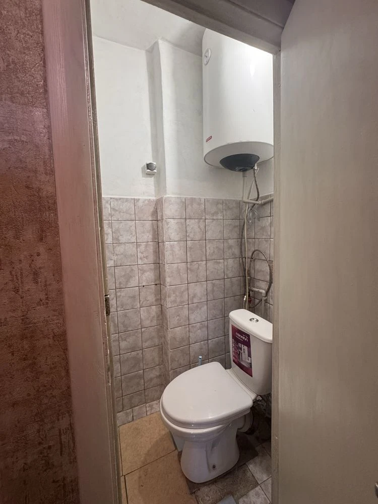 Продається велика кімната метро Шулявка 3хв пішки
