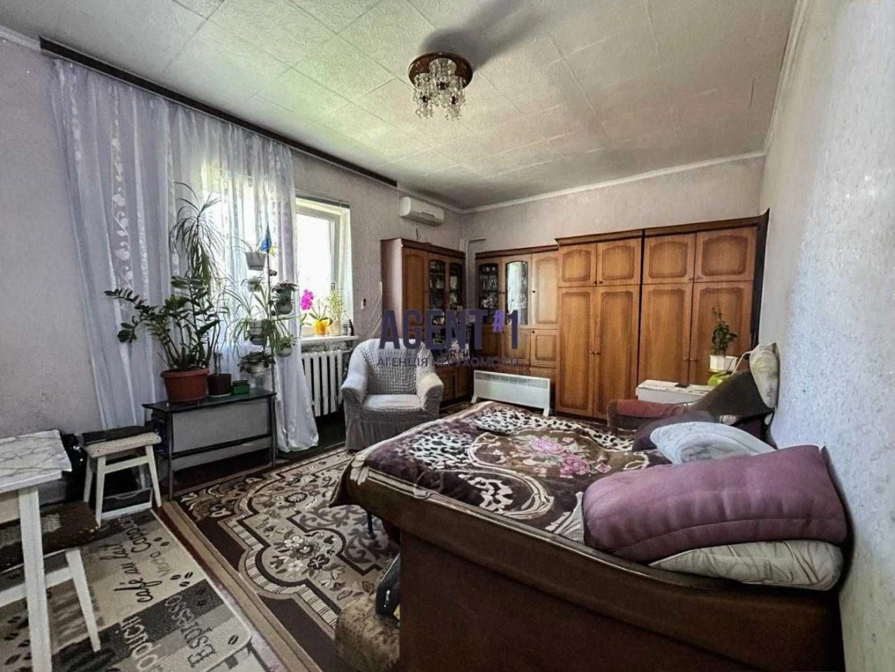 Sale of Two Rooms in Dorm near the Left Bank Metro Station