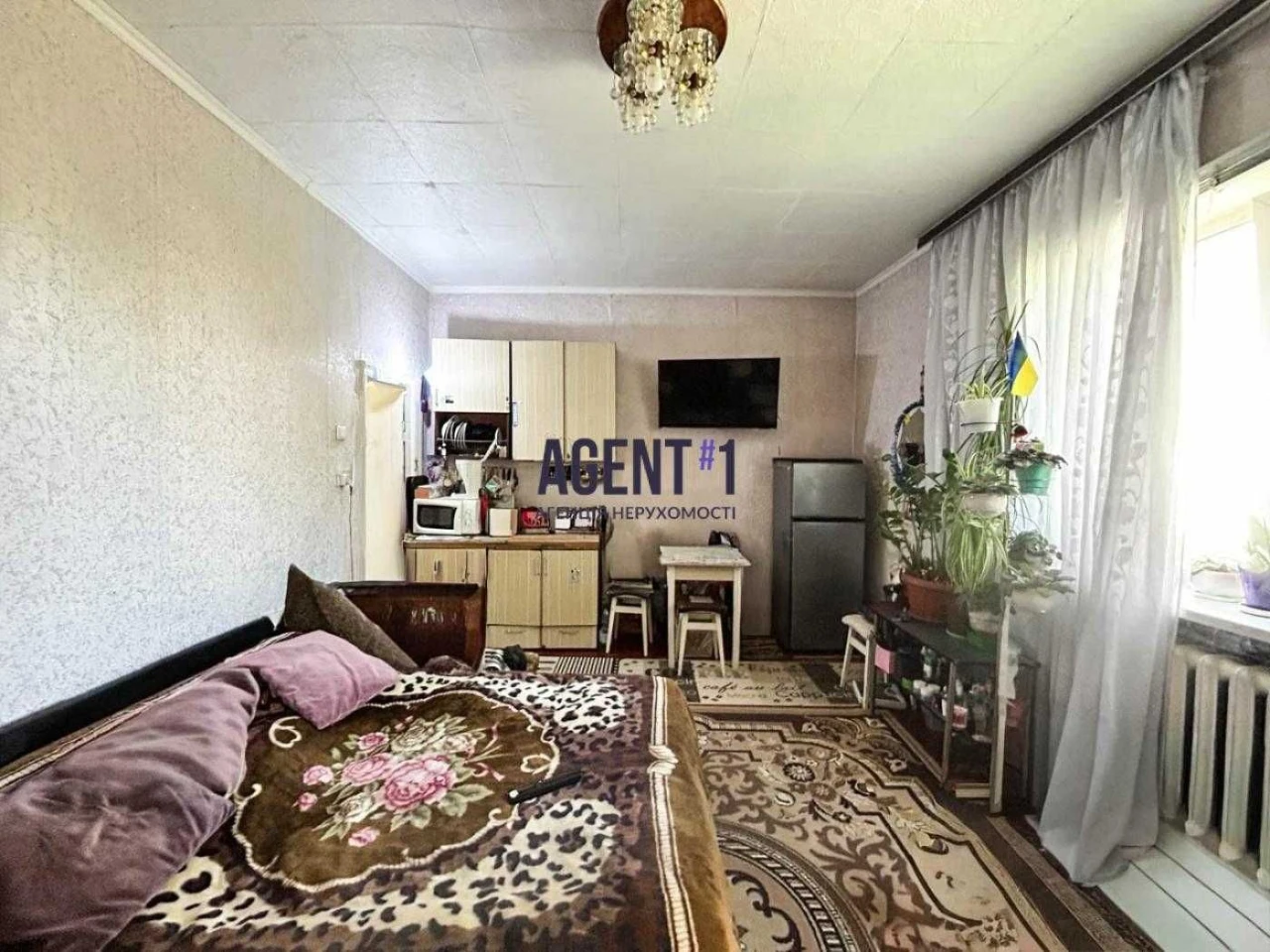 Sale of Two Rooms in Dorm near the Left Bank Metro Station