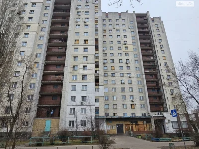 Room for Sale, Azerbaijan Street, Dniprovsky District
