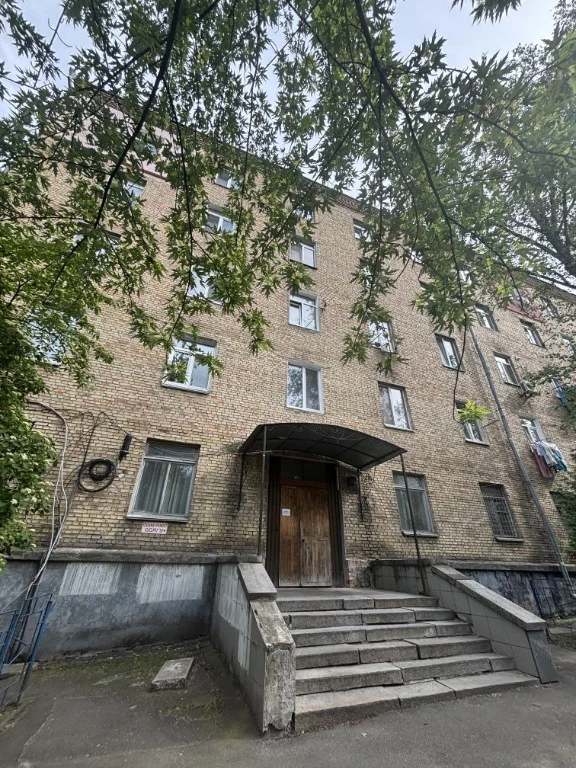 Urgent sale of room in dormitory