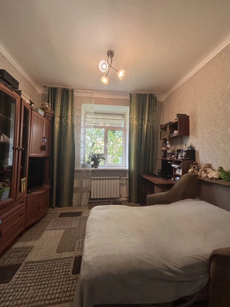 Urgent sale of room in dormitory