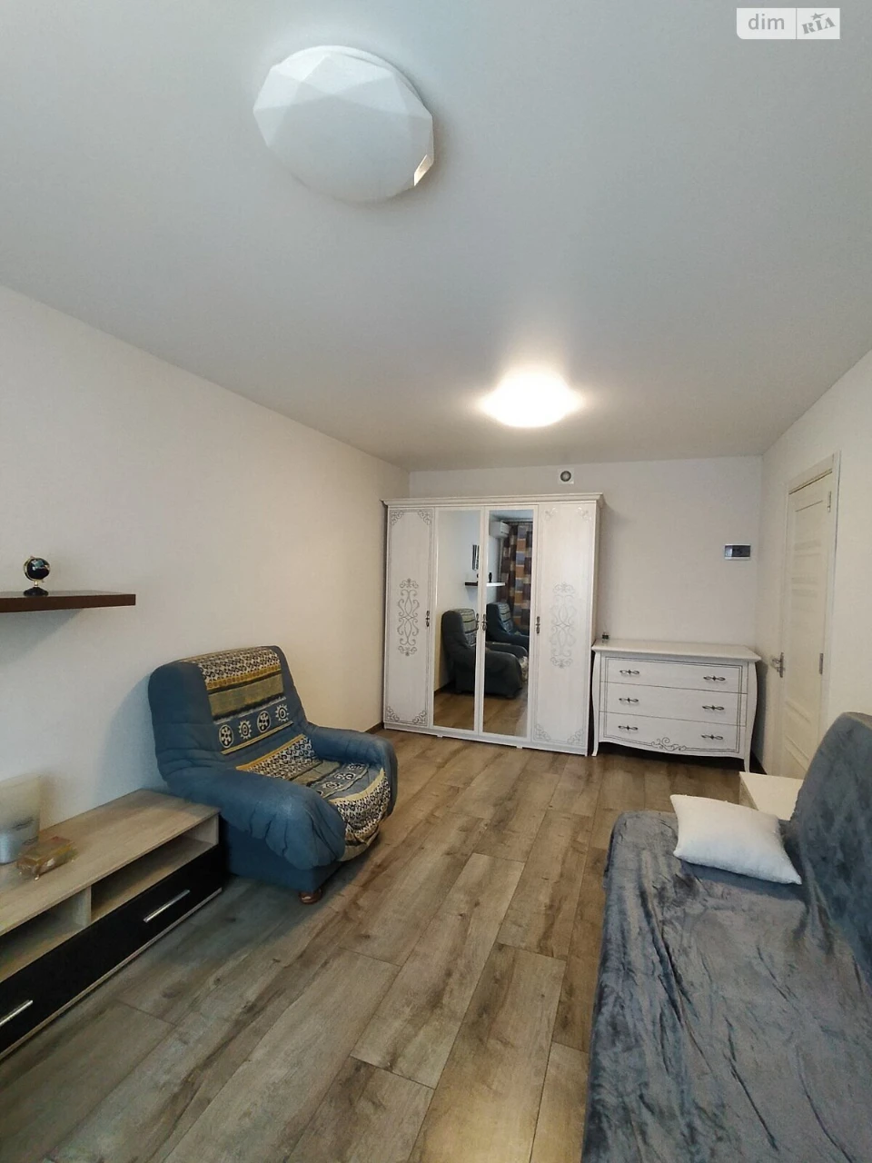Room for Sale - Holosiivsky