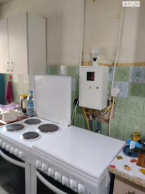 Продаж Кімната Воскресенка