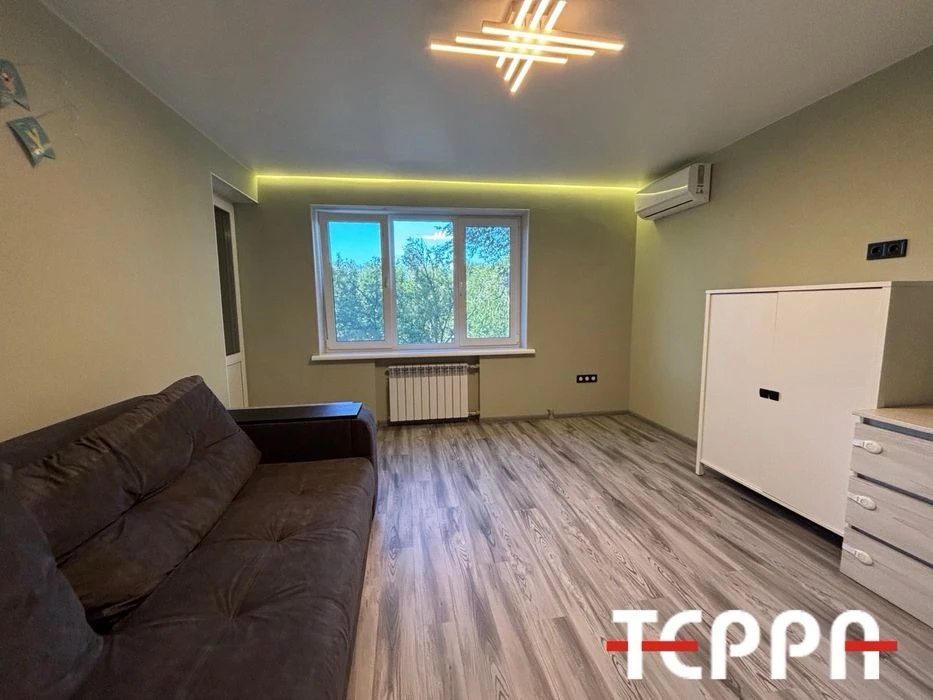 Продажа 2-комнатной квартиры с современным ремонтом