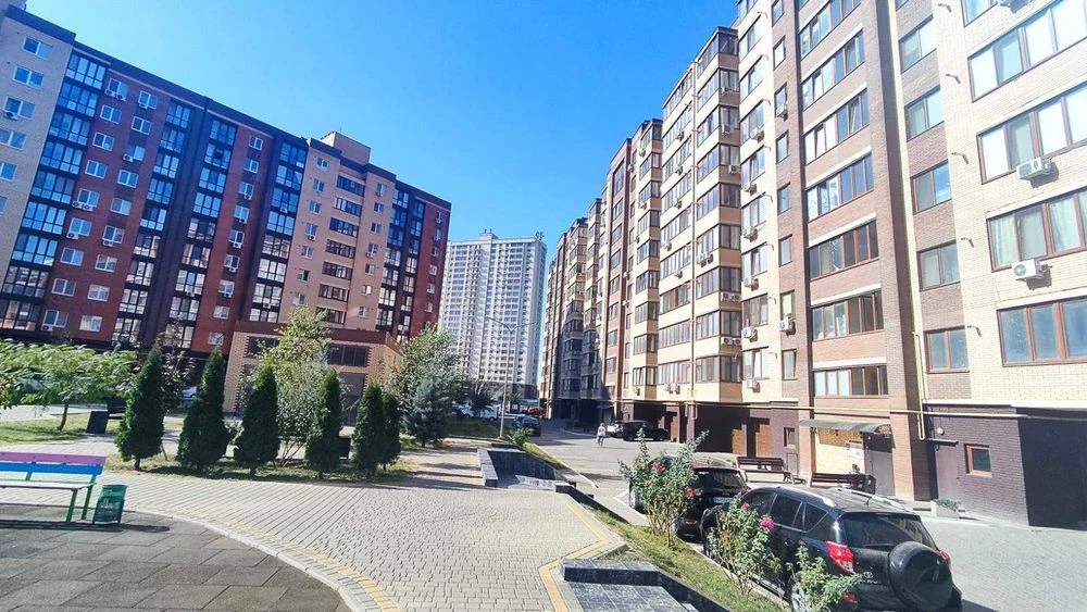 1 комнатная квартира на САХАРОВА.ГАЗ.Средний Этаж
