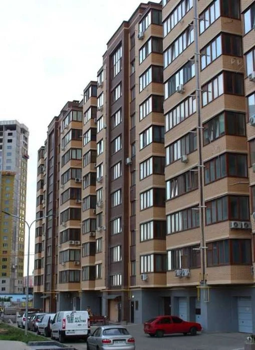1 комнатная квартира на САХАРОВА.ГАЗ.Средний Этаж