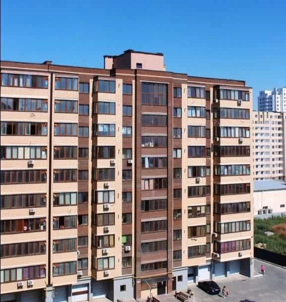 1 комнатная квартира на САХАРОВА.ГАЗ.Средний Этаж