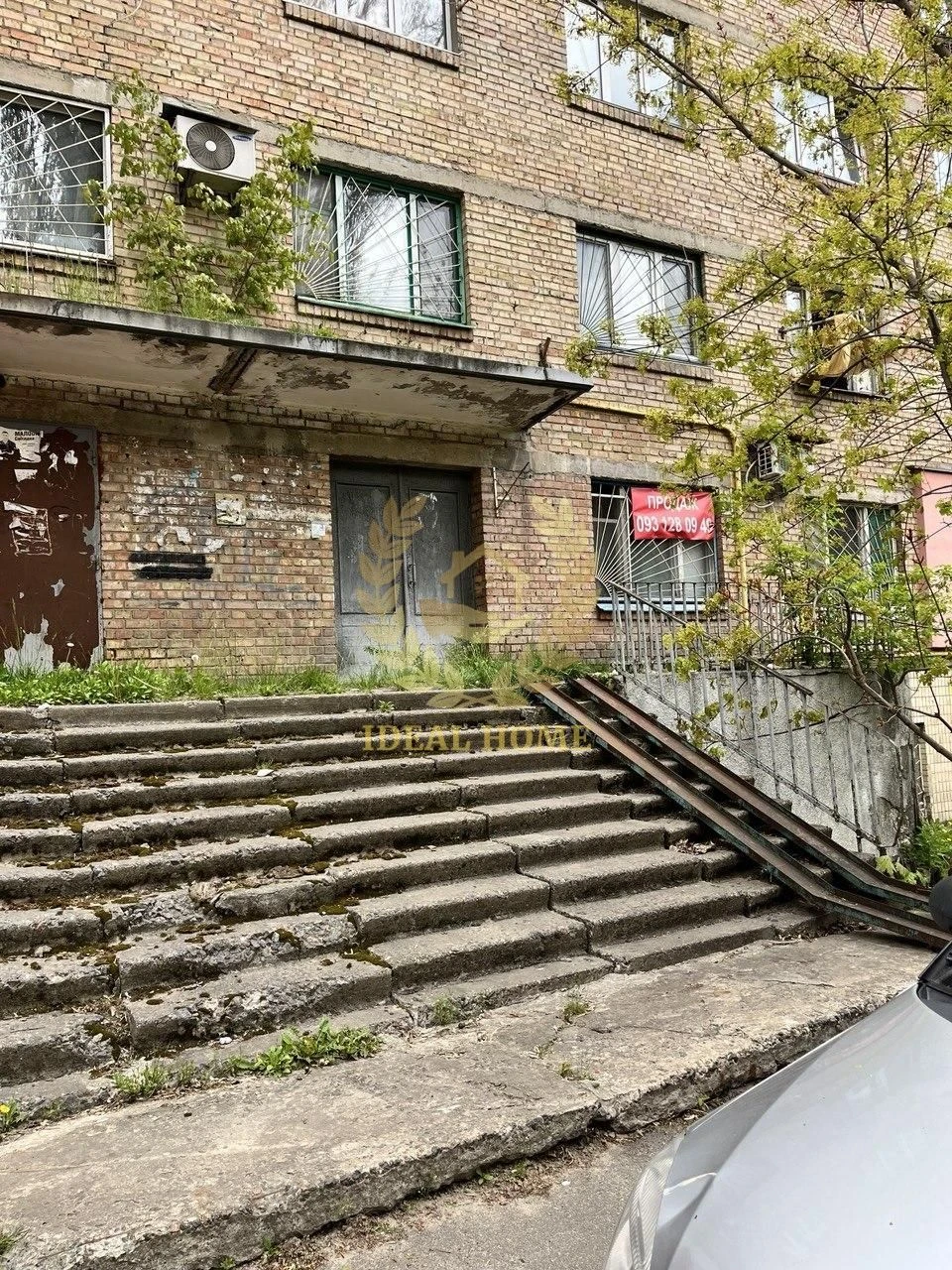 Продаж кімнати в гуртожитку біля метро Дорогожичи