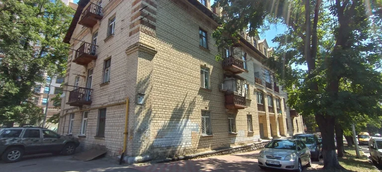 Selling room 18.6m² on Boichuka Street 21 (Kikvidze)
