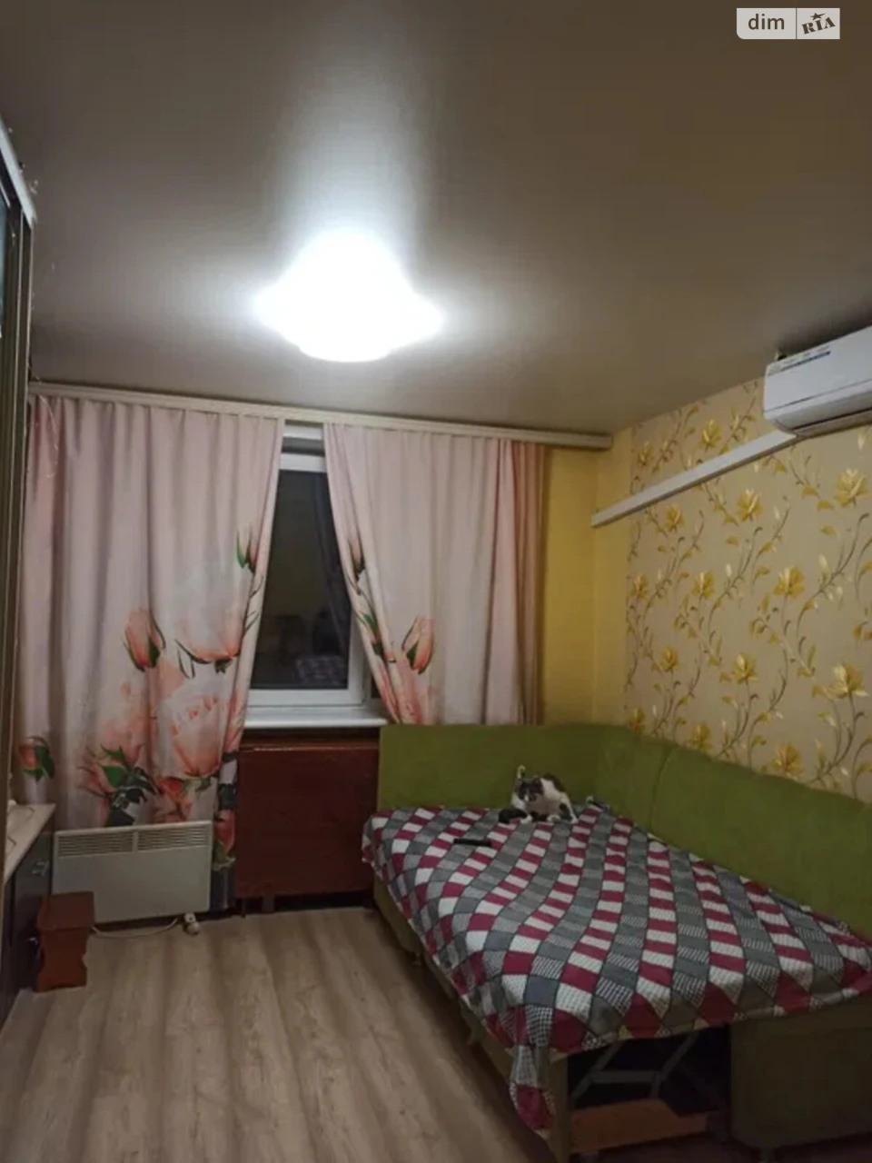 Продаж Кімната