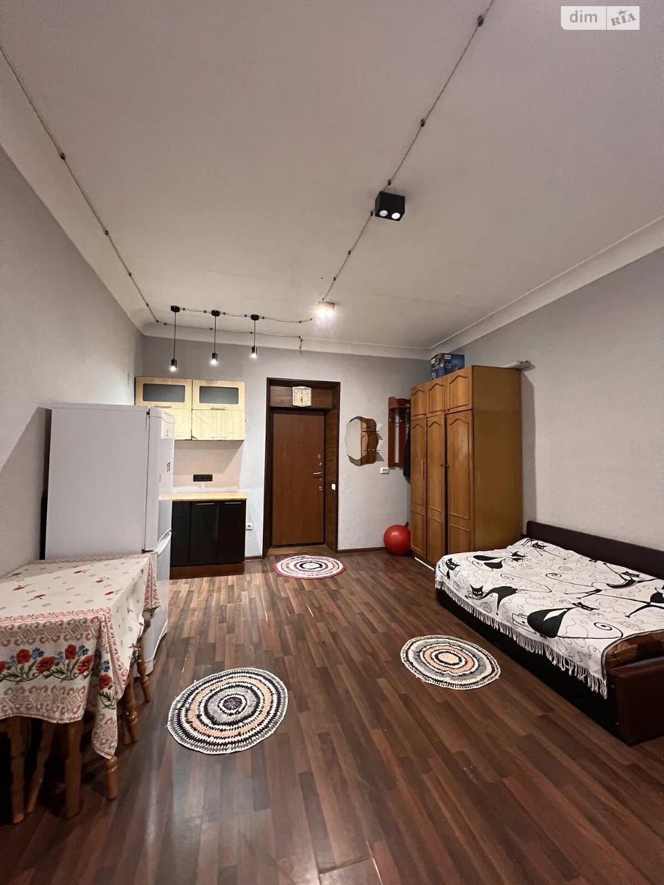 Sale Room in Oleksandrivska Slobidka