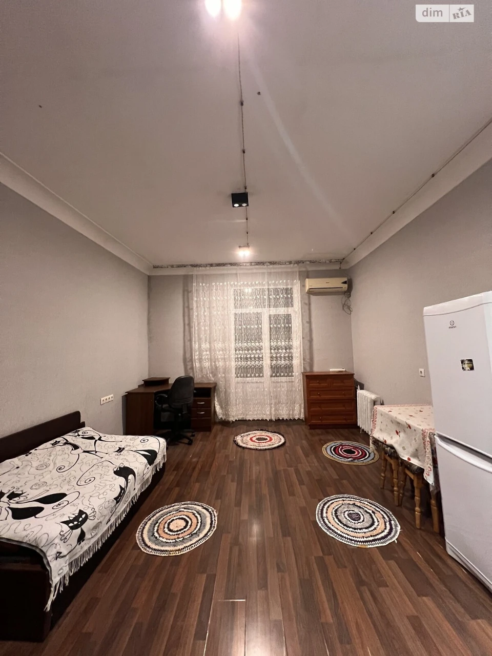 Sale Room in Oleksandrivska Slobidka
