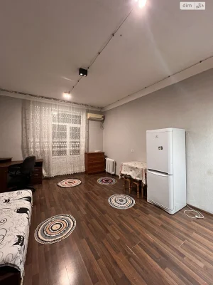 Sale Room in Oleksandrivska Slobidka