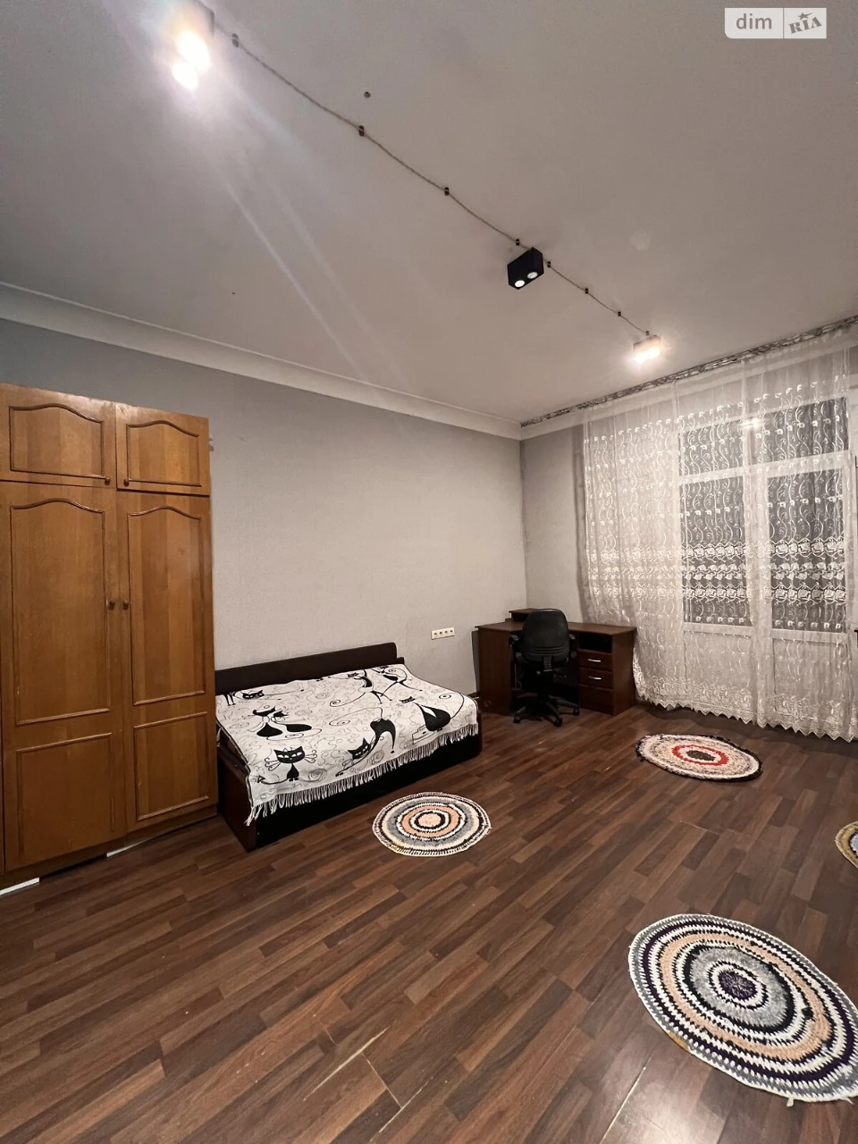 Sale Room in Oleksandrivska Slobidka