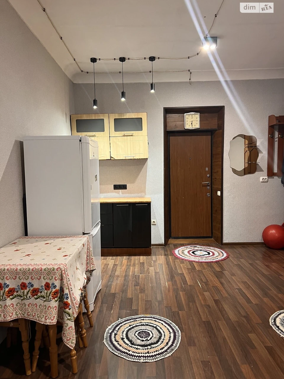 Sale Room in Oleksandrivska Slobidka